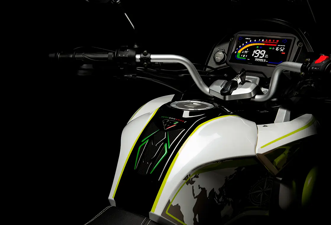 MB-Singl-Performance-GRANT-Section6-img4-min