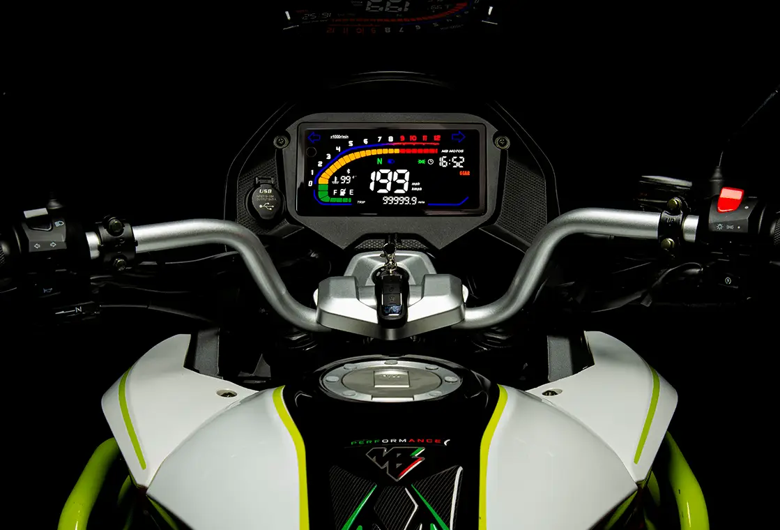 MB-Singl-Performance-GRANT-Section6-img5-min