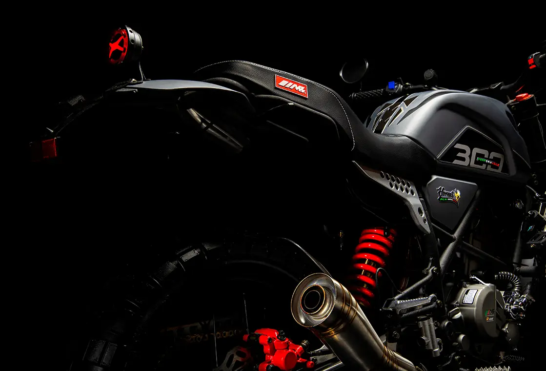 MB-Singl-Performance-Hornet-Section6-img2-min