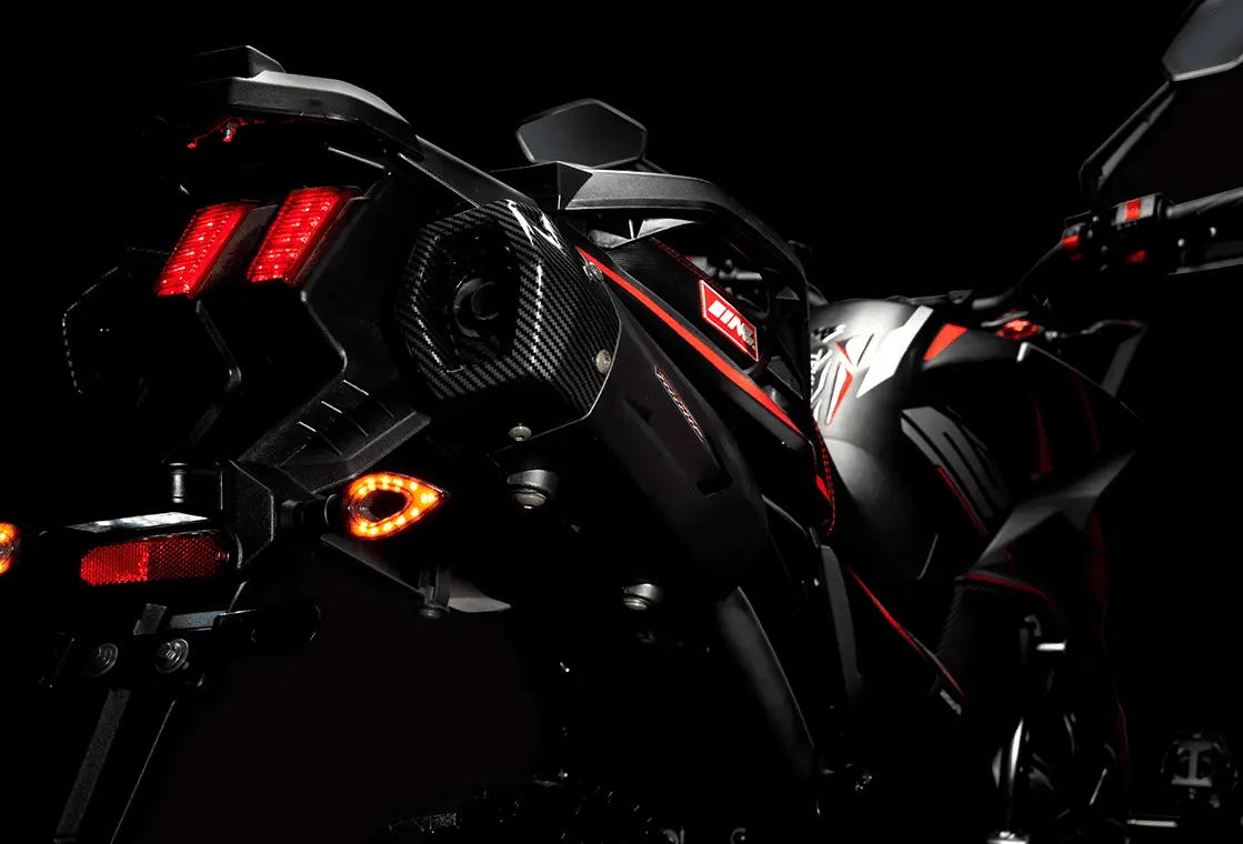 MB-Singl-Performance-TEKKEN250-Section6-img2