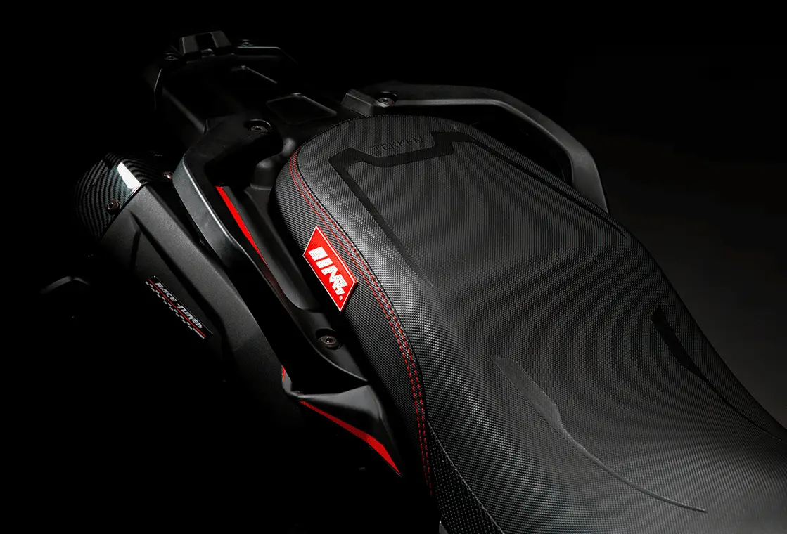 MB-Singl-Performance-TEKKEN250-Section6-img3