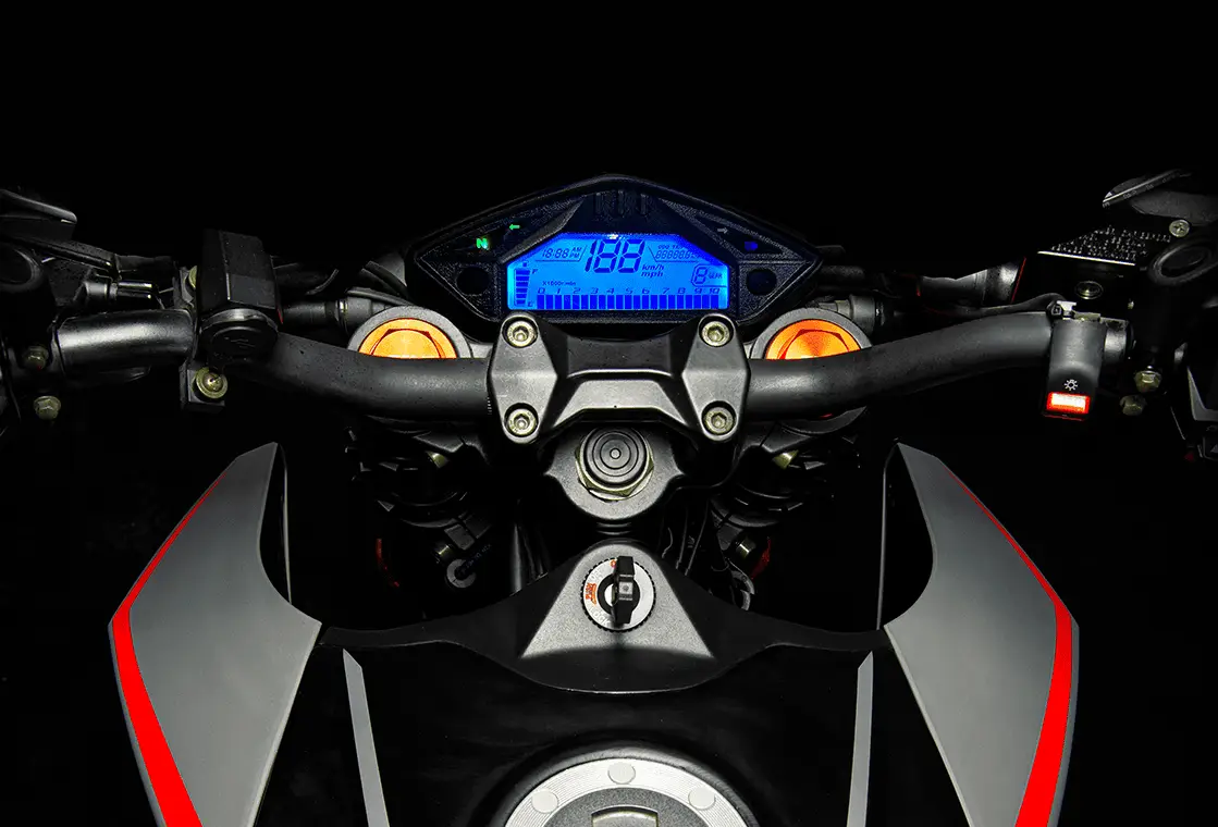 MB-Singl-Performance-TEKKEN250-Section6-img5