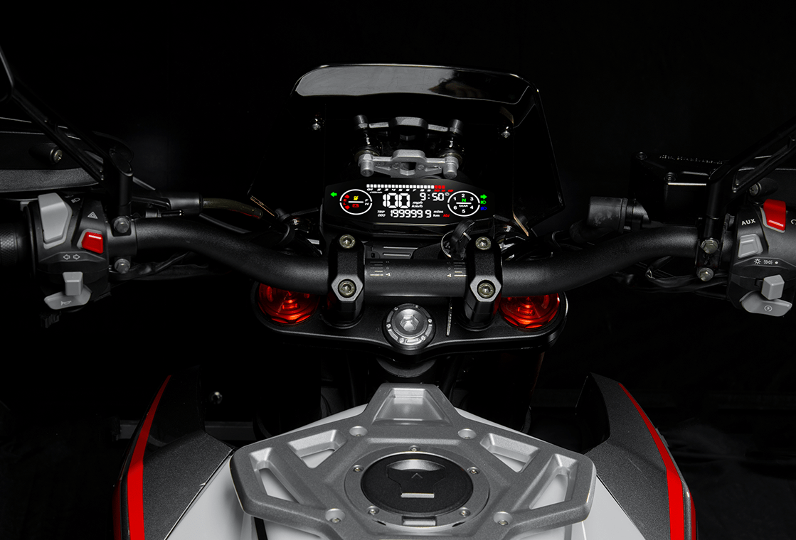 MB-Singl-Performance-XROAD-Section6-img9-min